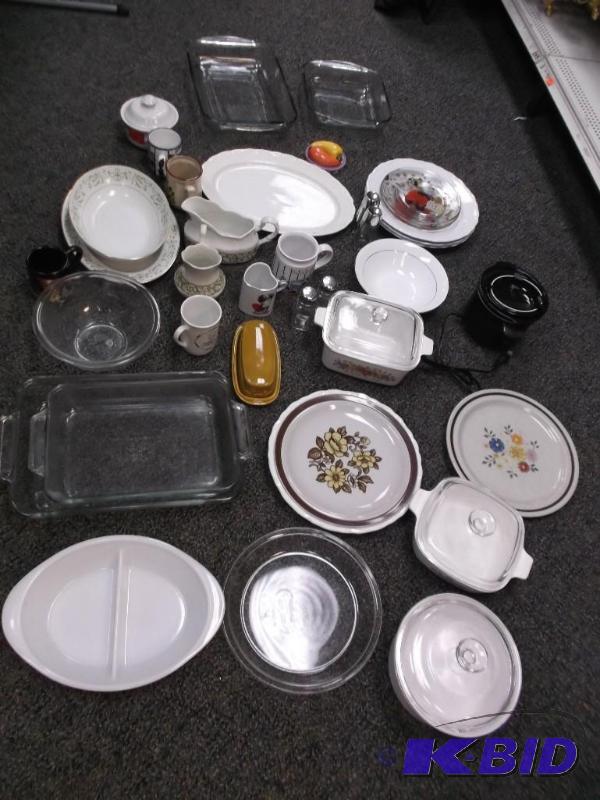 lot 107 image: Lot Of Kitchen Cooking Items...