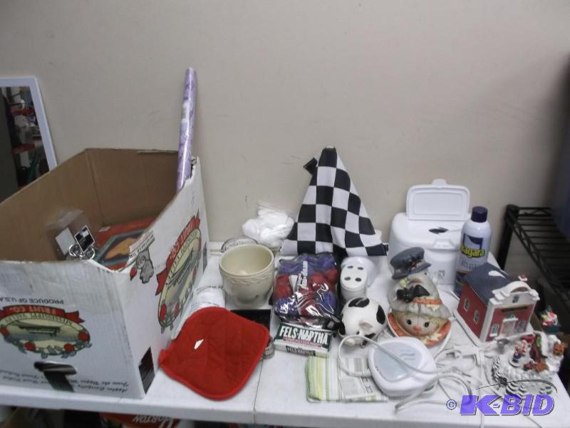 lot 132 image: Lot Of Decorative Items, Checkered Flag ...