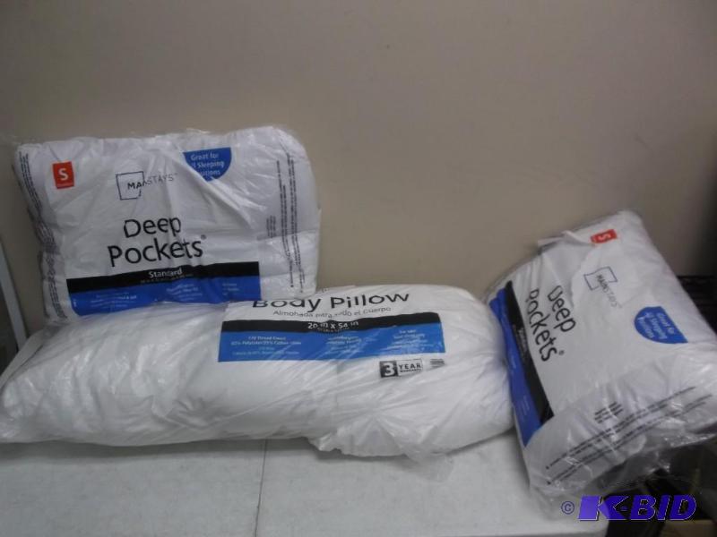 lot 44 image: Lot Of Unused Pillows, Some Rips To Package...