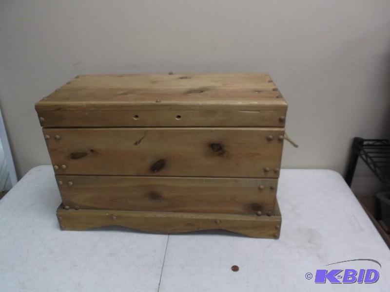 lot 5 image: Solid Wood Storage Box...