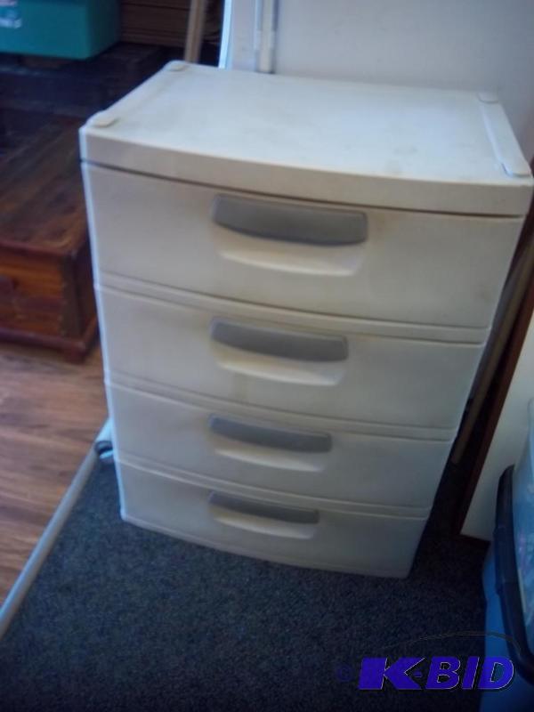 lot 6 image: Large Plastic Storage Bin With Rolling Drawer...
