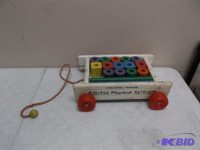 lot 69 image: Vintage playskool Pull Wagon...