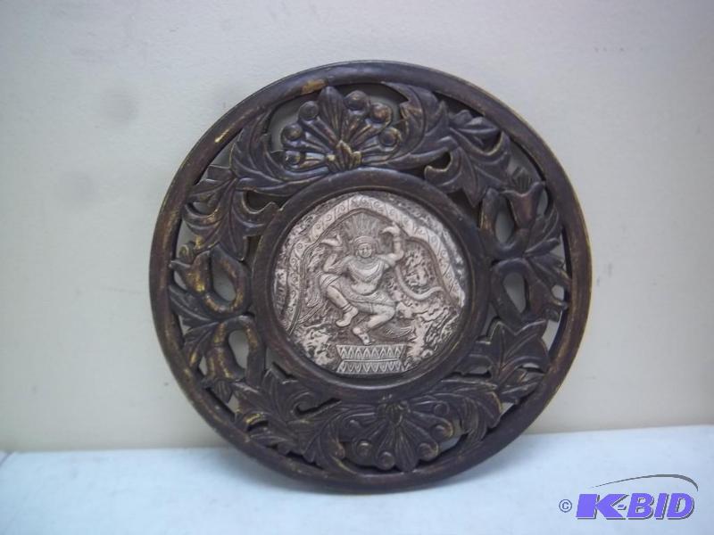 lot 73 image: Tribal Art Decor...