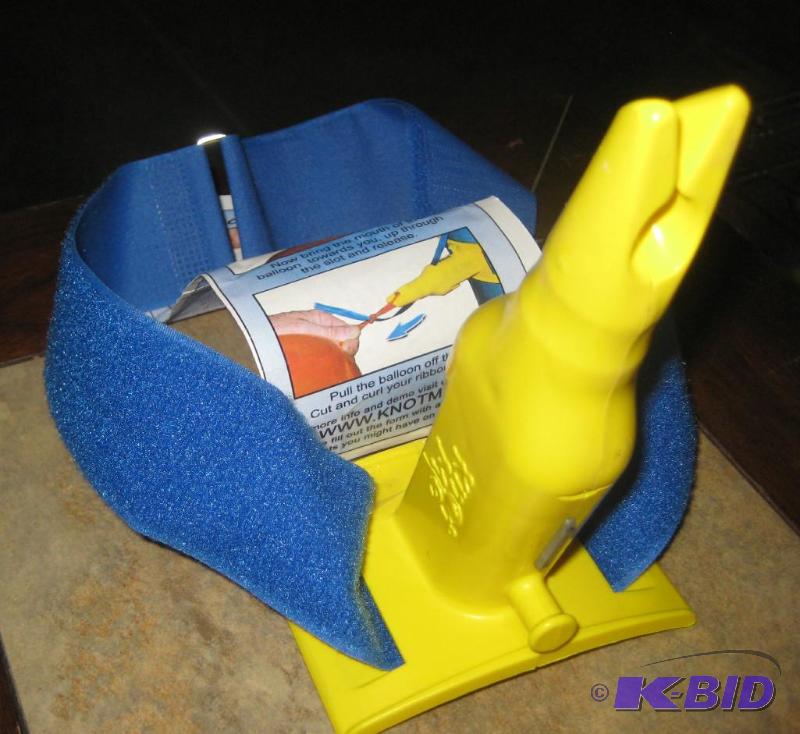 lot 010 image: Helium Balloon Knotter (for tying balloons)