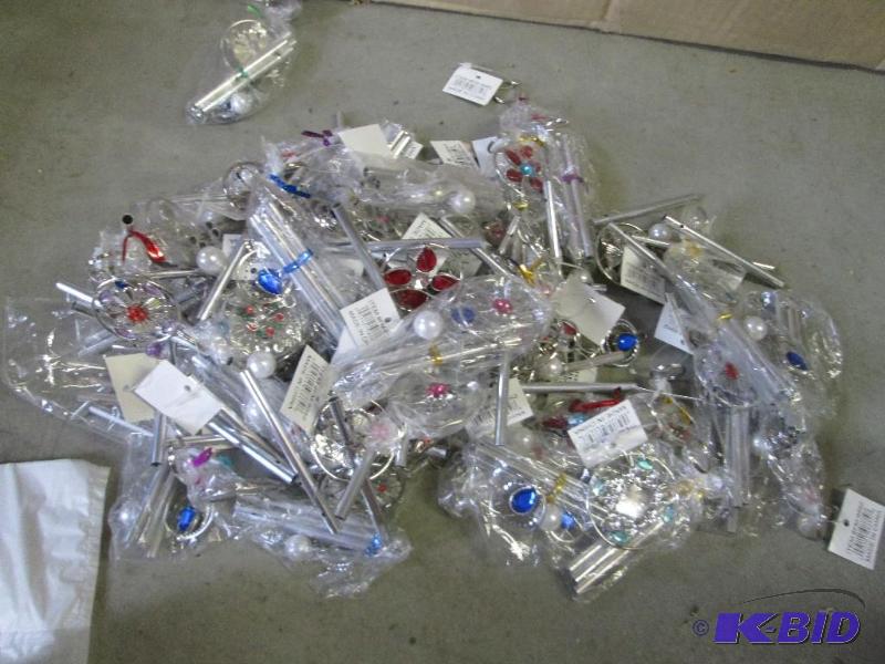 lot 149 image: small lot of assorted mini wind chimes...