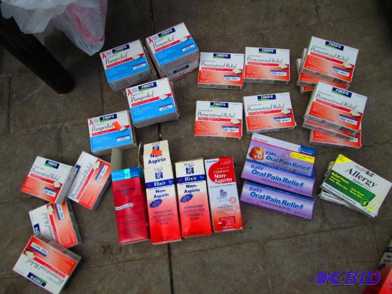 lot 17 image: lot of mixed health and beauty items past exp...