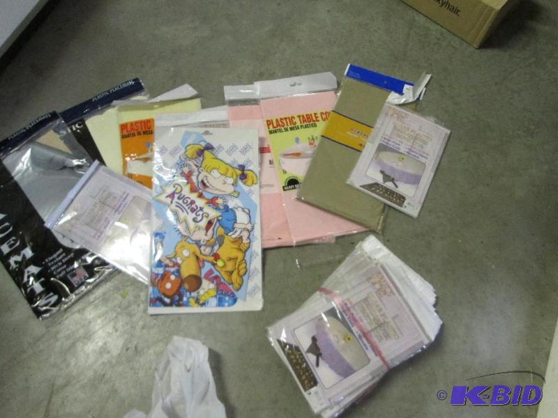 lot 179 image: large lot of plastic place mats about 150...
