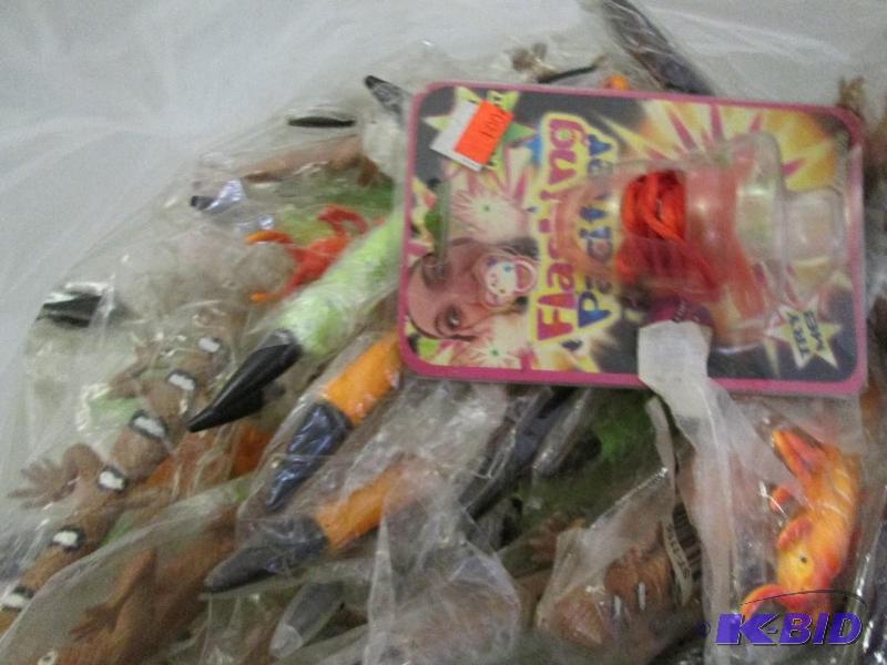 lot 181 image: large lot of critter pens...