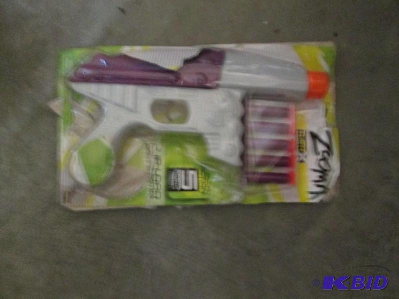 lot 185 image: zooma dartX dart gun...