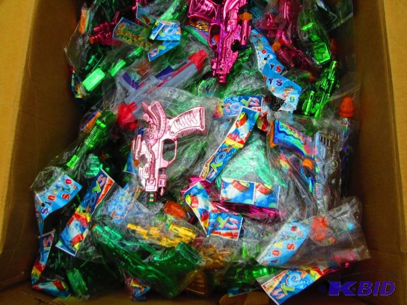 lot 19 image: lot of metallac toy guns really big box...