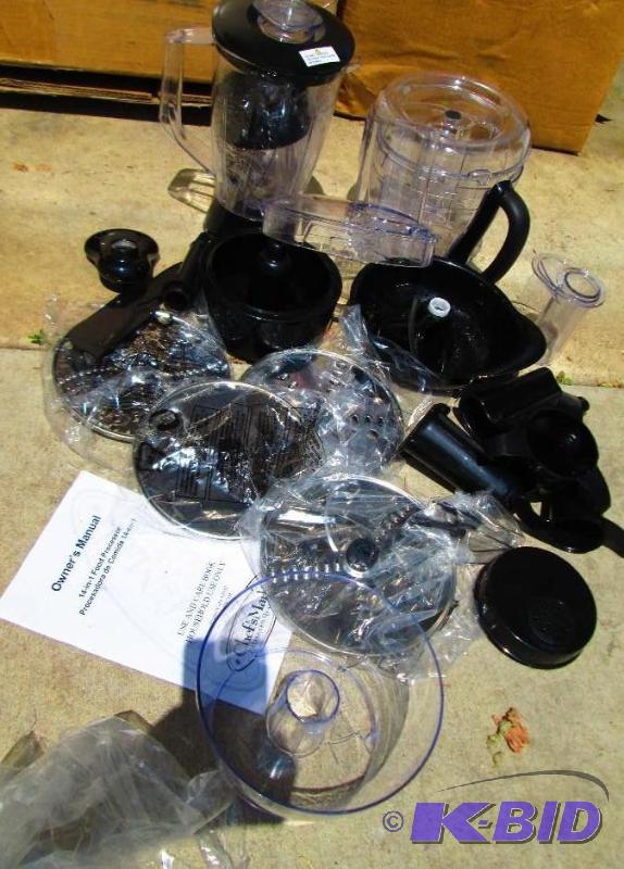 lot 30 image: Chefs Mark food processor accessories - BASE...