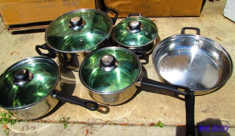 lot 31 image: Super Chef pot and pan set - has been used, o...