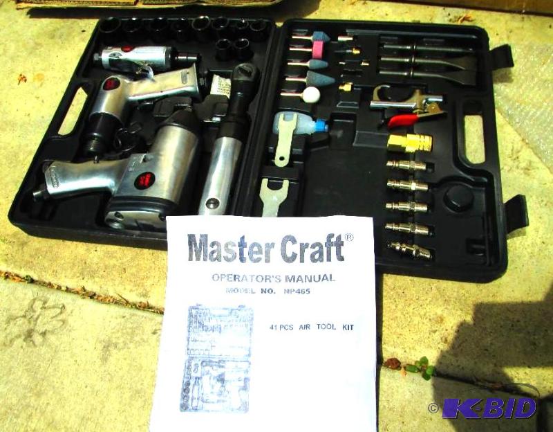 lot 33 image: Mastercraft 41 piece air tool kit...