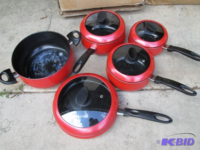 lot 52 image: Super Chef pot and pan set, has been used...