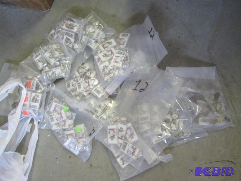 lot 64 image: mixed lot of souvenir Minnesota key chains...