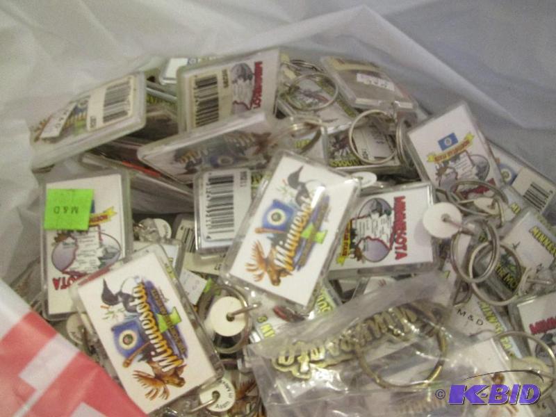 lot 66 image: mixed lot of souvenir Minnesota key chains no...