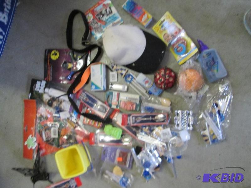 lot 67 image: mixed lot of dress up stuff, mini wind chimes...