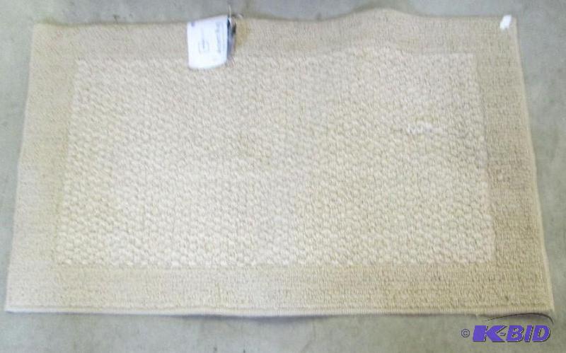 lot 70 image: mainstays Accent rug 20in x34in cream color...