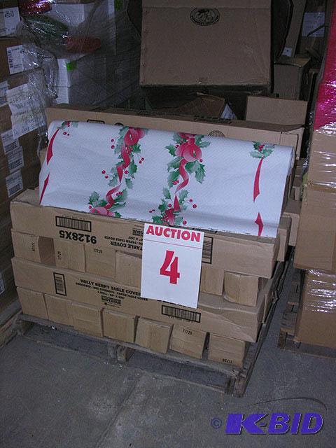 Holly Berry Table Cover