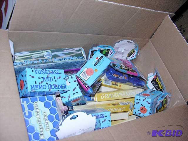 100 Small prize assortment