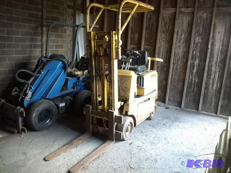 lot 18 image: Clark C 20 LP Propane Forklift, 2000 lb capac...