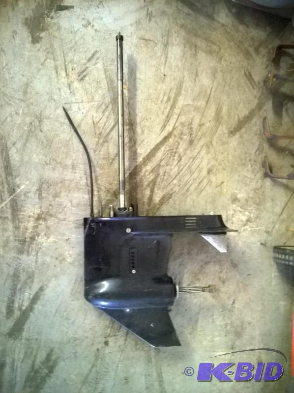lot 19 image: Long Shaft Outboard Motor Lower Unit, fits Me...