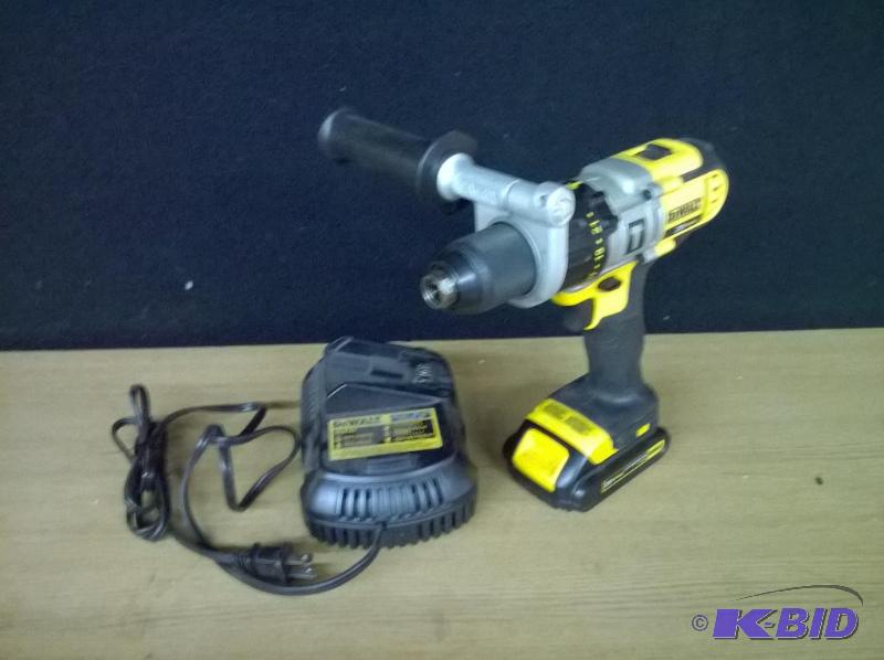 lot 38 image: DeWalt DCD985 12in Drill Hammerdrill with Ch...