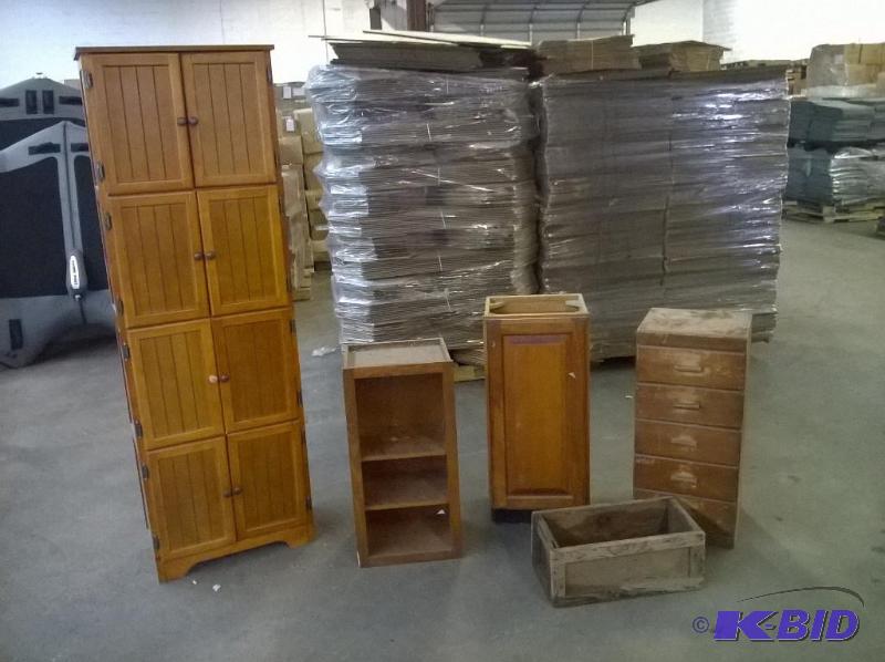 lot 43 image: Lot of Cabinets...