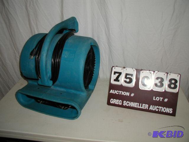 lot 38 image: Dri-Eaz Sahara dryer, model F351....
