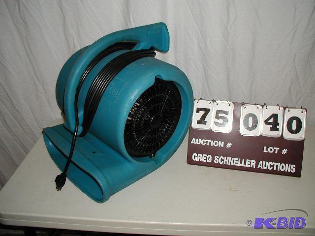 lot 40 image: Dri-Eaz Saraha dryer, model F351....