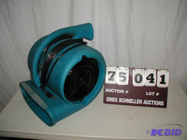 lot 41 image: Dri-Eaz Sahara dryer, model F351....