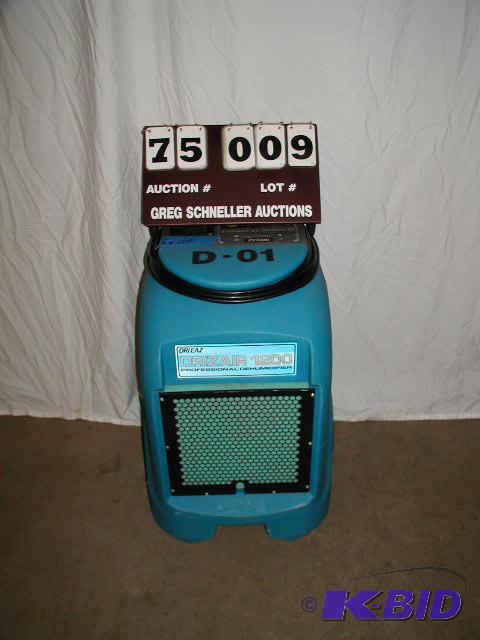 lot 9 image: Dri-Eaz dehumidifier console, model F203, 115...