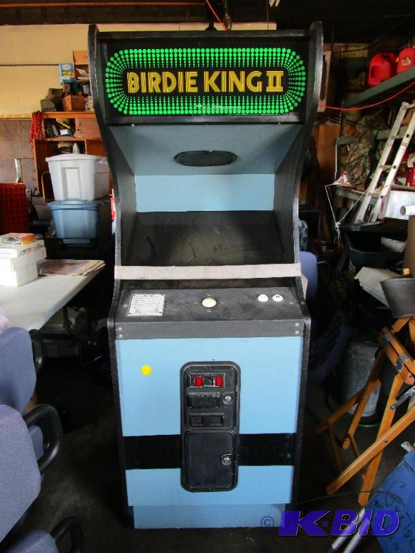 lot 4 image: Birdie Golf Arcade Game