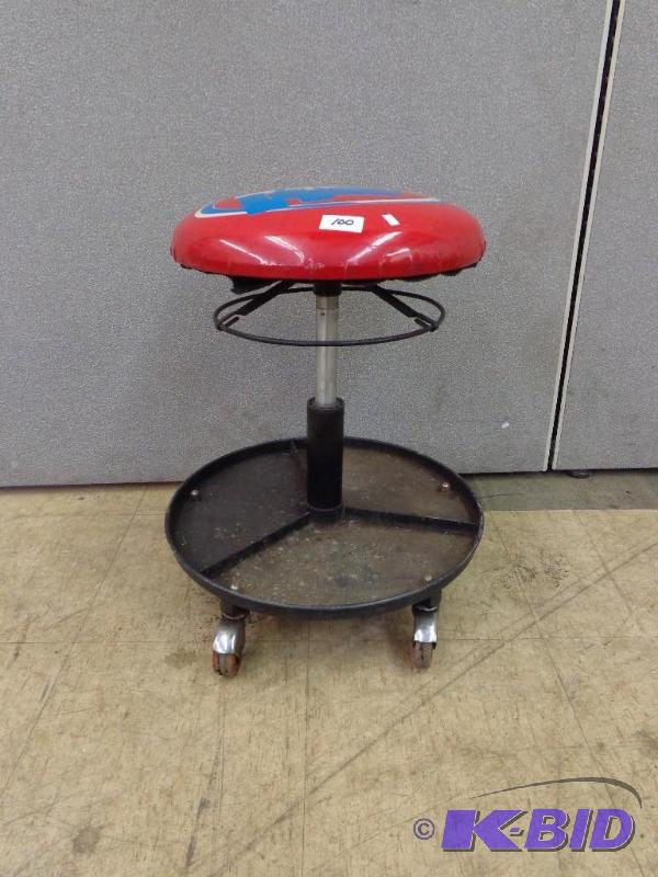 lot 100 image: Advanced Tool Design Hydraulic Wheelie Stool ...