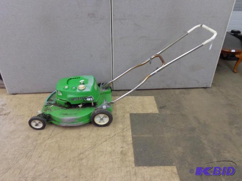 Lawnboy 21 Push Mower 2 Cycle Model 7268 Ser North Auctions Small Engine Shop Liquidation K Bid