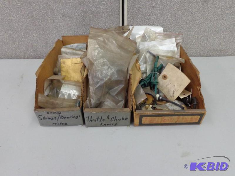 lot 165 image: Lot Of New In Package Small Engine Parts Gask...