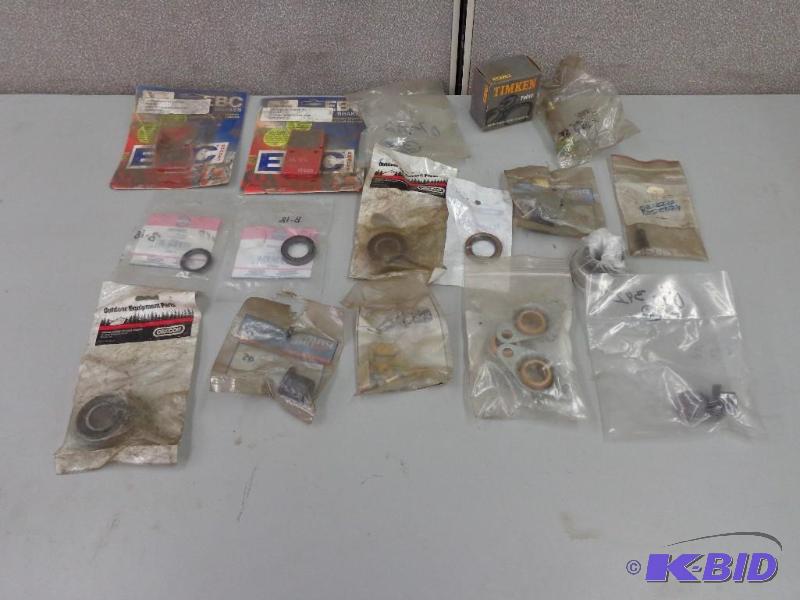 lot 167 image: Lot of Various Small Engine Parts 30-085 Qty ...