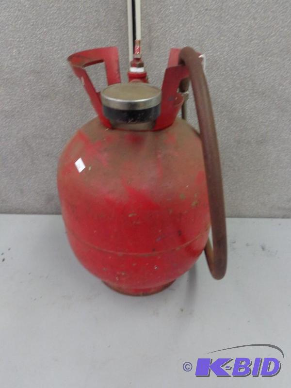 lot 179 image: Small Portable Air Tank Complete with Air Gau...