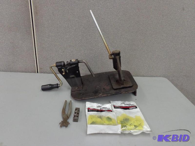 lot 2 image: Chainlink Pin Punch w Oregon 02-193 Connecti...
