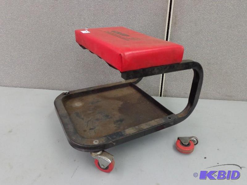 lot 71 image: GRIP Creeper Chair 1 Wheel Needs Repair ...