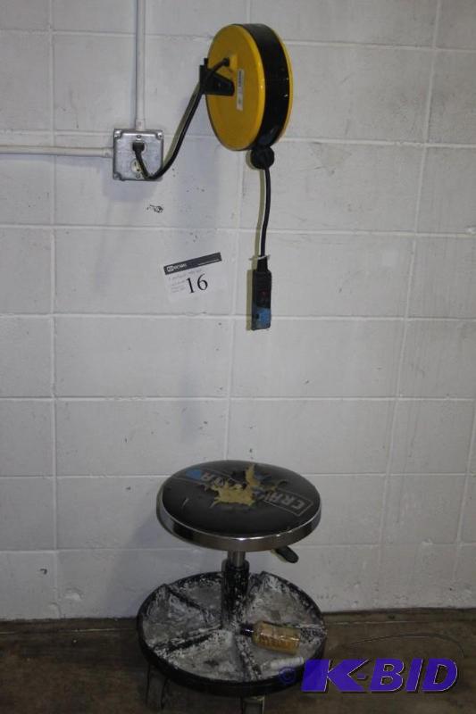 Lot of (2) items including (1) mechanics roll...
