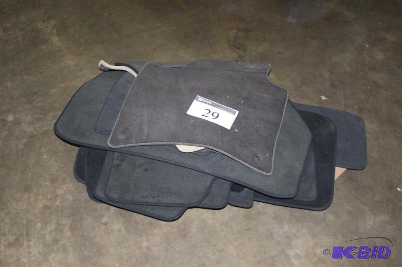 (18) Various car floor mats...
