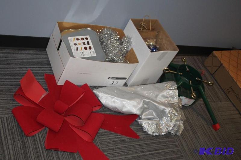 Christmas tree stand, (12) blue ornaments, (1...