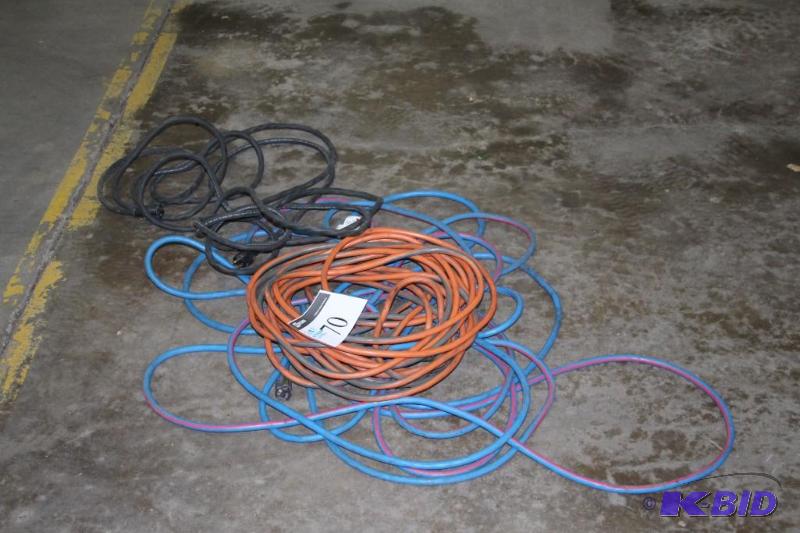 Lot of (2) 25 extension cords...