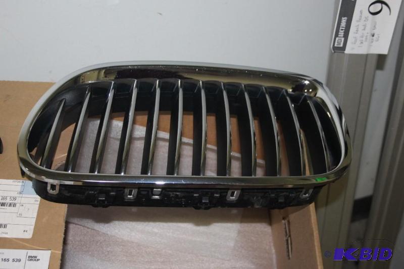 Lot of (4) BMW&nbspGrills (2) 2011 series (2...
