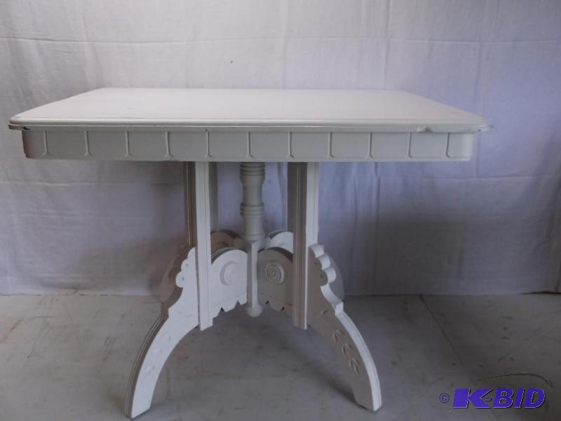 lot 102 image: Beautiful painted solid Oak Vintage End Table...