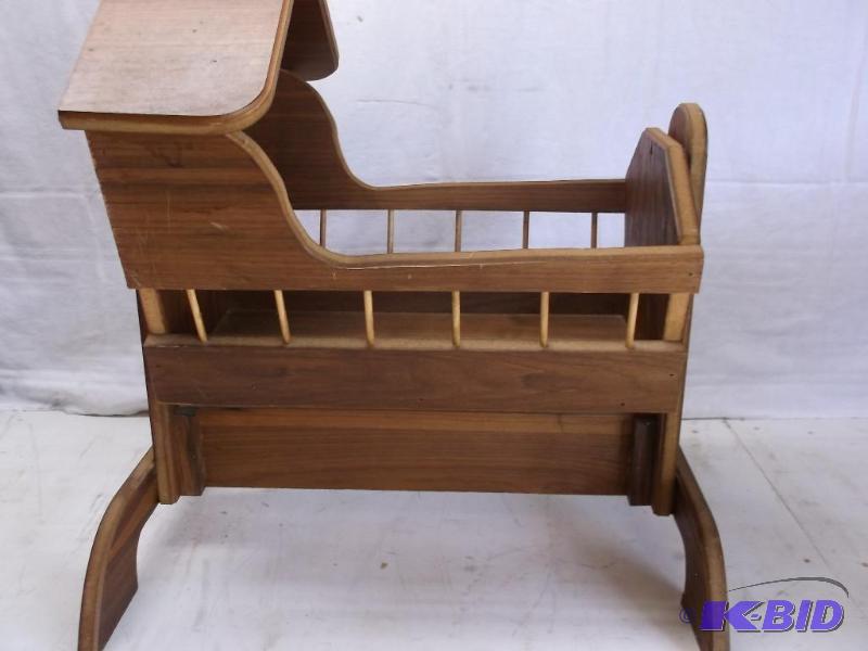 lot 112 image: Cute doll cradle measuring 22 12" L x 1...