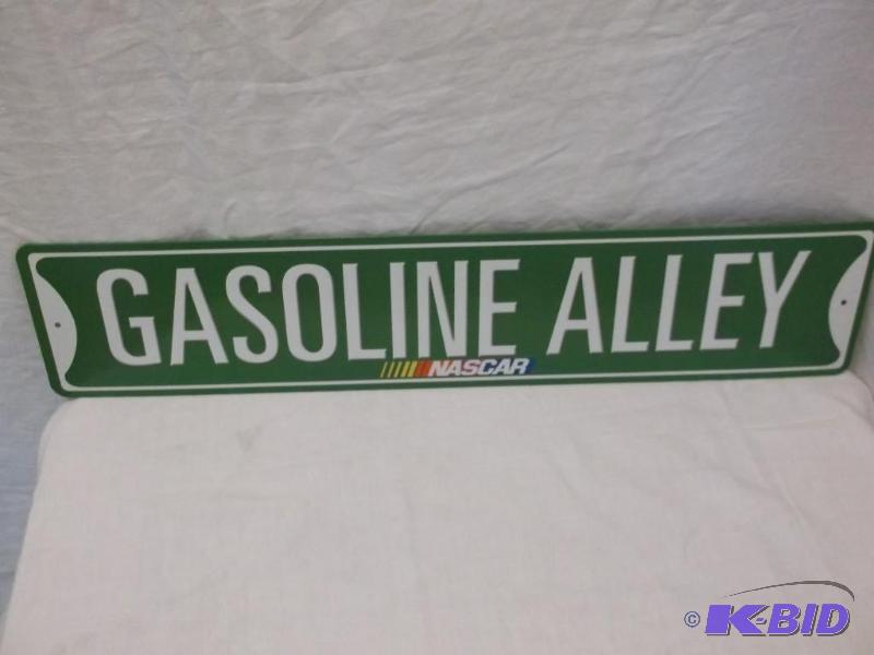 lot 16 image: Collectable NASCAR street sign....