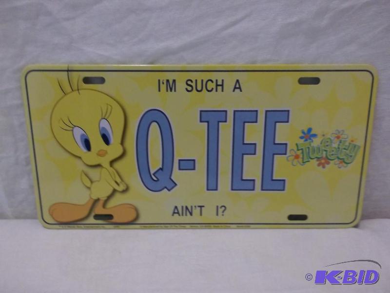 lot 23 image: Collectable Tweety embossed metal License Pla...