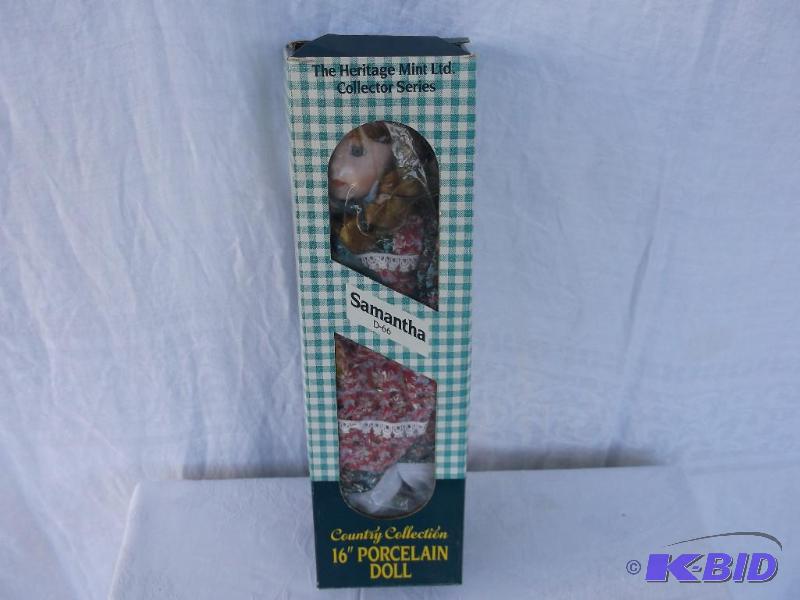 lot 34 image: Vintage Samantha D-66 Country Collection 16&q...